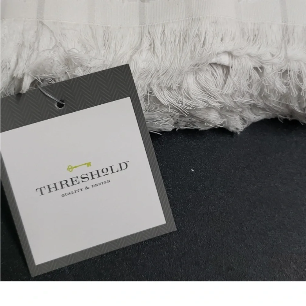 NWT Diamond Clip Jacquard Shower Curtain. White - Threshold 72x72